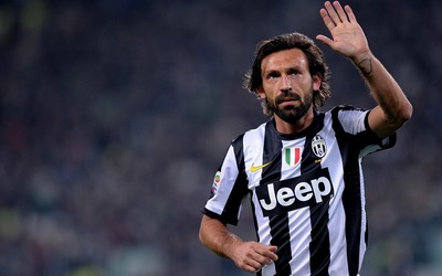 猫头鹰体育热评-凯西头球助攻队友倒钩破门